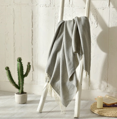 Petit plaid tricoté à franges – Couverture douce pour sieste et canapé