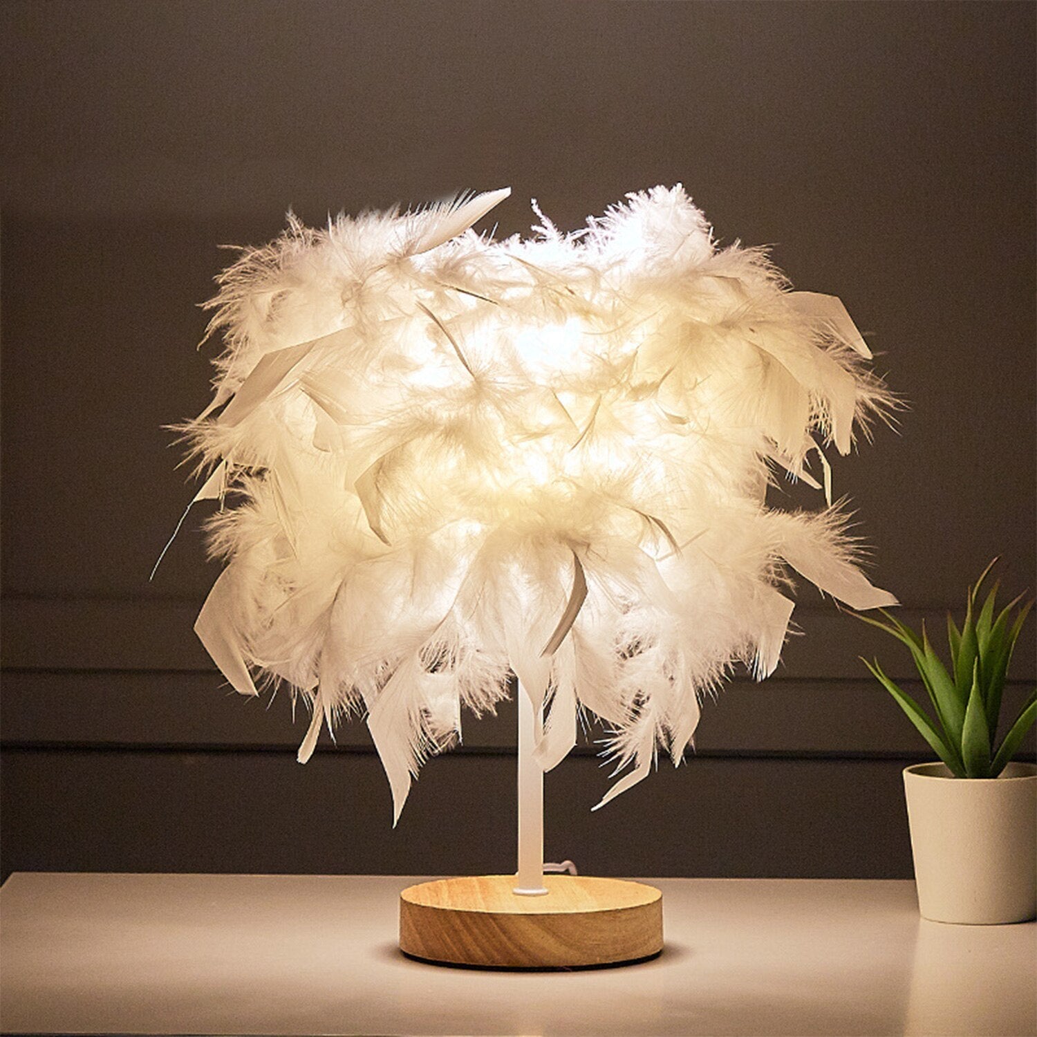 Lampe en Plumes – Ambiance Douce & Élégante