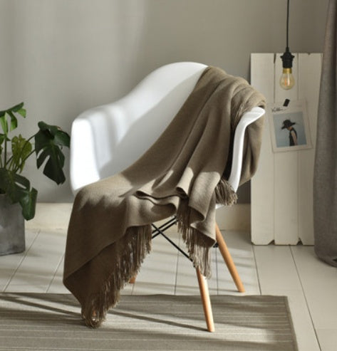 Petit plaid tricoté à franges – Couverture douce pour sieste et canapé