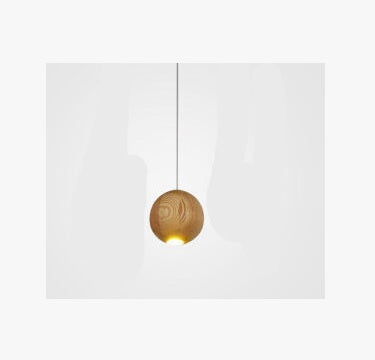 Lustre Nordique en Bois Massif – Design Créatif & Élégant